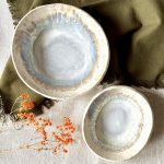 Bol AURORA en céramique artisanale en grès, vue de dessus, mettant en valeur son émail unique.