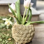 Vase Bora en grès artisanal, vert et beige